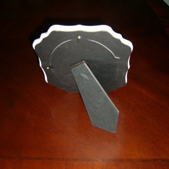 Vintage Rose Themed Picture Frame, Oval, for 5-x7 Photo - Picture 2 of 3